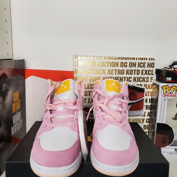 Jordan 1 Mid Arctic Pink - Picture 2 of 4